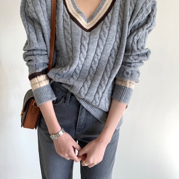 Sweaters - Cable knit sweater Heather blue stripe womens long sleeve V-neck